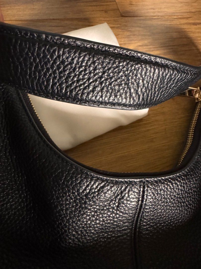RUSH SALE! Guaranteed Authentic FURLA Bag (Category: Luxury Bags & Wallets) located in Muntinlupa City. Submitted by our_little_closet (Listing ID 1409437676, Image 2). Description: Guaranteed authentic FURLA leather shoulder bag Color: black with gold hardware RFS: decluttering This ba was bought late last year only in FURLA store. It was used once only! Another impulse buy from a trip. It is in like bnew condition. Leather has no flaws and gold
