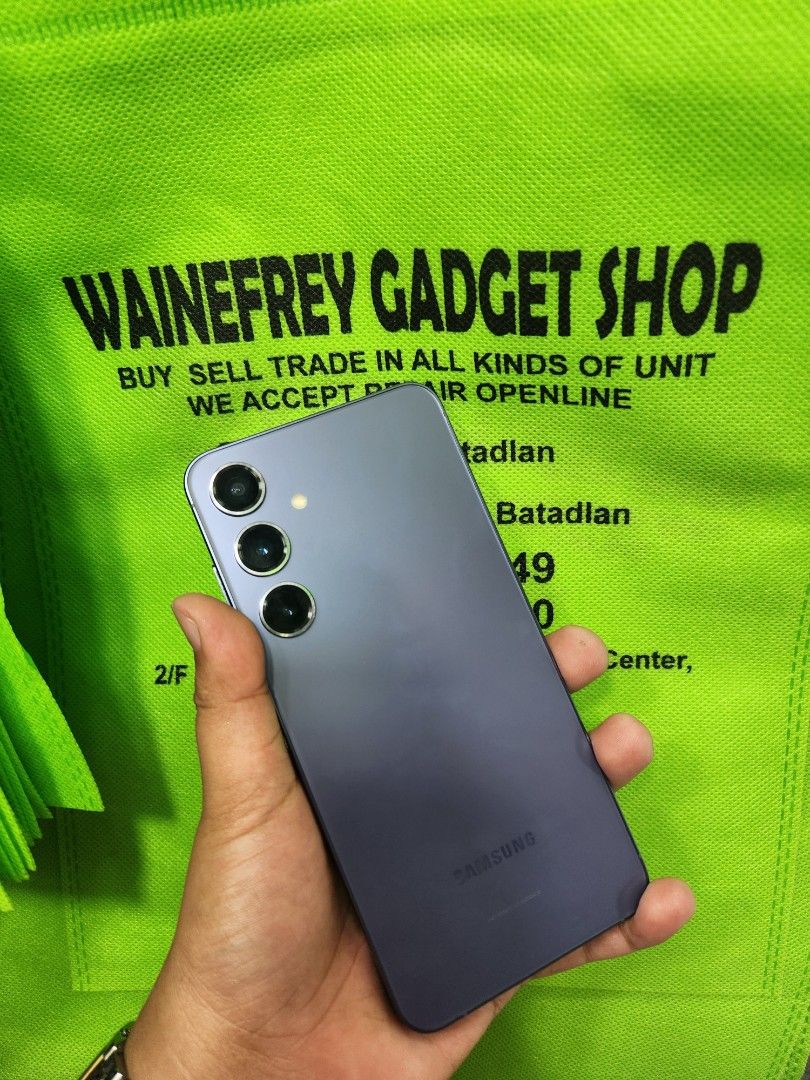 Samsung S24+ 12/512gb (Category: Samsung) located in San Juan City. Submitted by wainefreygadgetshop (Listing ID 1409514702, Image 1). Description: SAMSUNG S24+ 12/512gb (PLEASE SEARCH NYO NALANG FULL SPECS) ALL GOODS AT WORKING NO HIDDEN ISSUE (ILALAGAY SA NOTE BELOW PARA AWARE KA) NO REPAIR HISTORY UNLI RESET READY TO USE PEDENG PEDE SA NAG TITIPID TEST ALL YOU WANT BAGO BAYARAN *SEE POSTED PICTURES SA FRONT CAM MAY DARKSPOT BINILUGAN PARA MAY 
