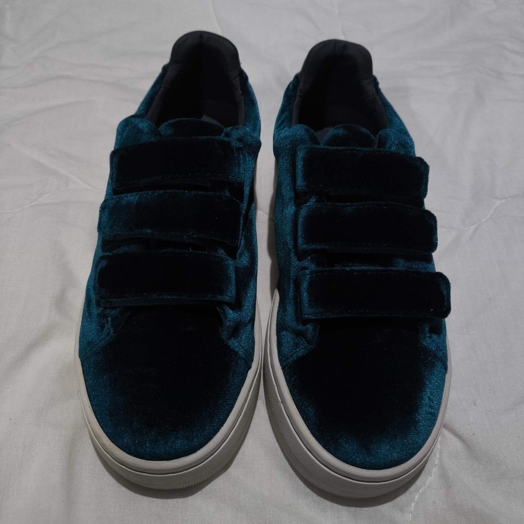 Sandro Velvet Sneakers - Size 36 (Category: Sneakers) located in Pasig City. Submitted by tomden (Listing ID 1409494369, Image 2). Description: - Sandro sneakers - Teal velvet material - Size 36 - Made in Portugal - Velcro strap closure - Thick white sole - Sandro logo on insole and sole.