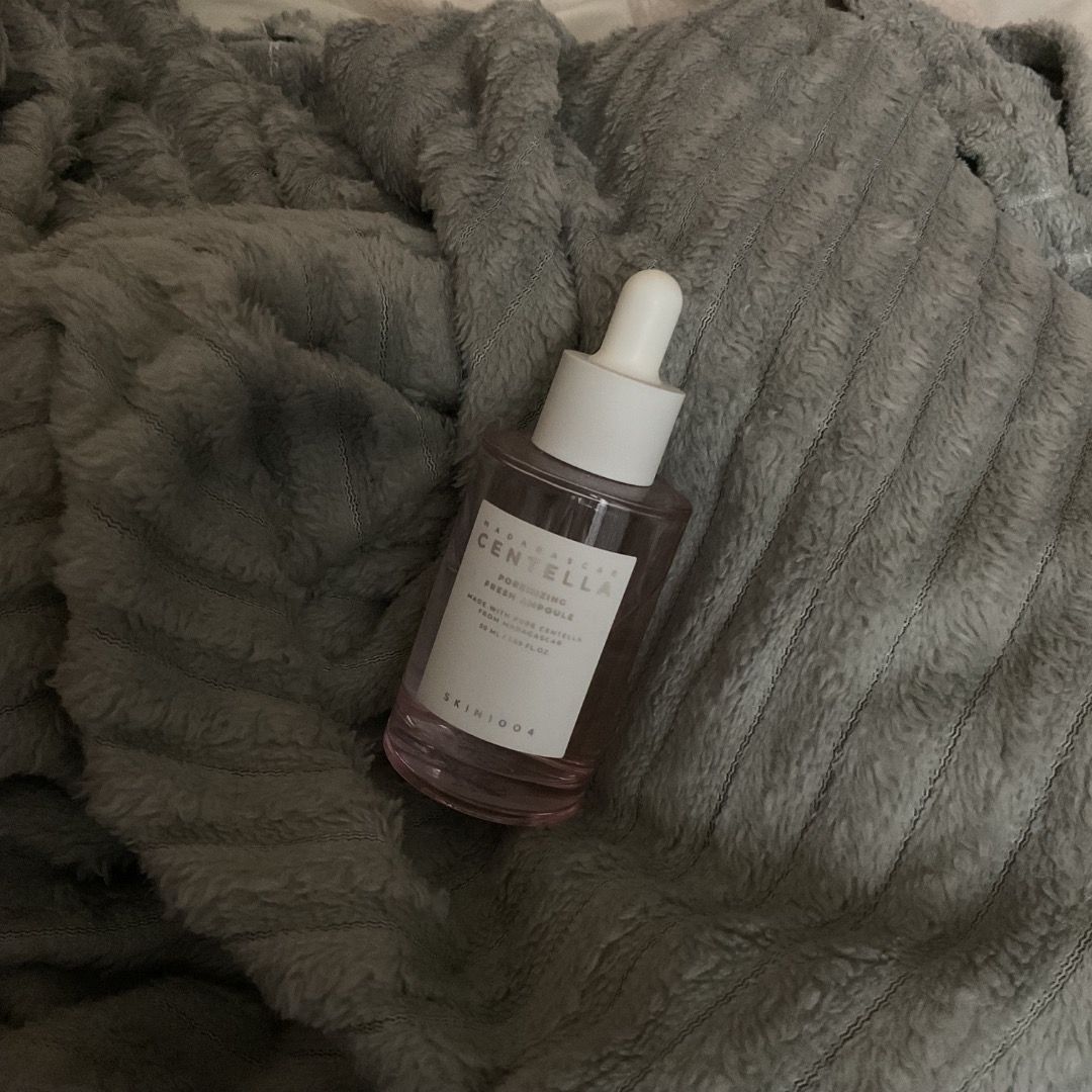 Skin1004 Madagascar Centella Serum Poremizing Fresh Ampoule (Category: Face Care) located in Valenzuela. Submitted by mami07 (Listing ID 1409534253, Image 1). Description: Rfs: Nag iba na po ako serum :)).