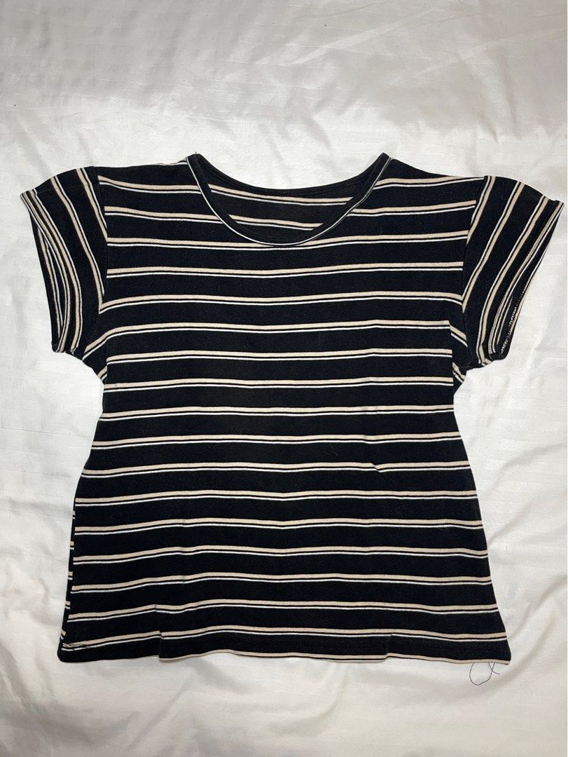 Striped Black and White T-shirt (Category: Blouses) located in Pasig City. Submitted by msioson (Listing ID 1409584340, Image 1). Description: - can fit small to medium - rfs: decluttering - MOD: grab, lalamove, J&T or GGX.