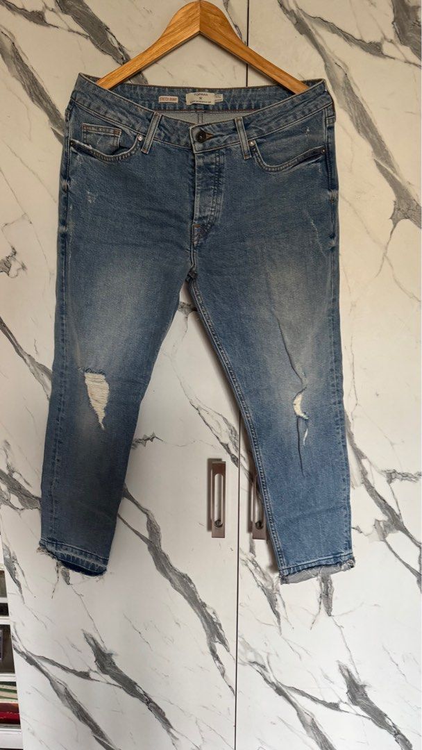 Topman Ripped Jeans (Category: Jeans) located in Paranaque City. Submitted by notpapayas (Listing ID 1409510686, Image 1). Description: .
