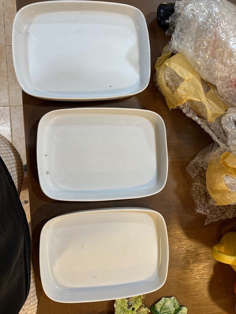 White Rectangular Serving Plates (Category: Dinnerware & Cutlery) located in Santa Rosa. Submitted by shopyourstruly (Listing ID 1409499191, Image 2). Description: ₱250 for all.