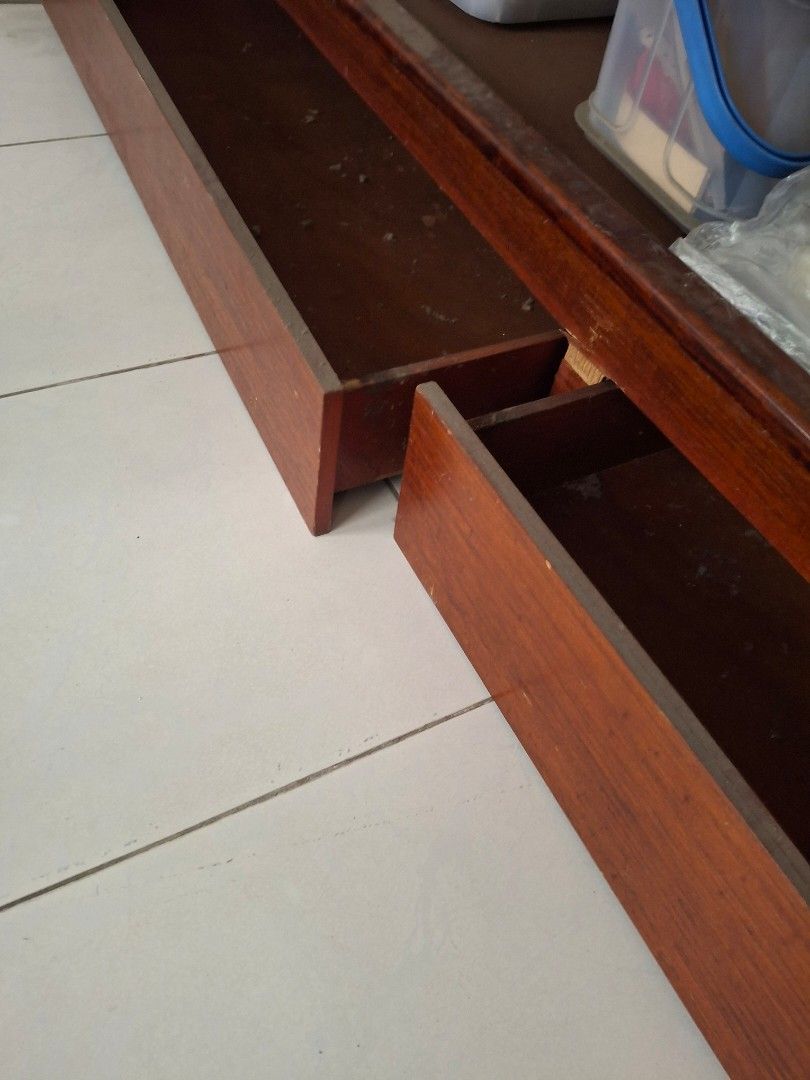 Wooden Underbed Single Pullout bed (Category: Bed Frames & Mattresses) located in Quezon City. Submitted by olx.jodi (Listing ID 1409475156, Image 3). Description: Brand: Singer solid wood. underbed only (single) came from single bed frame rfs: we are using the bed frame.. itong underbed binebenta namin kc masikip na po..hnd kasya kapag nilabas with 2 drawers maalikabok sa pic.. pupunasan na lng kpg kukunin na..