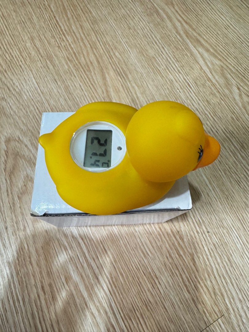 Yellow Duck Bath Thermometer (Category: Bathtub & Bath Accessories) located in Agdangan. Submitted by akd0518 (Listing ID 1409448167, Image 1). Description: - Cute yellow duck design - Digital display for water temperature - Easy-to-use buttons for temperature setting - Battery-operated - Ensures safe and comfortable bath water for your baby!.