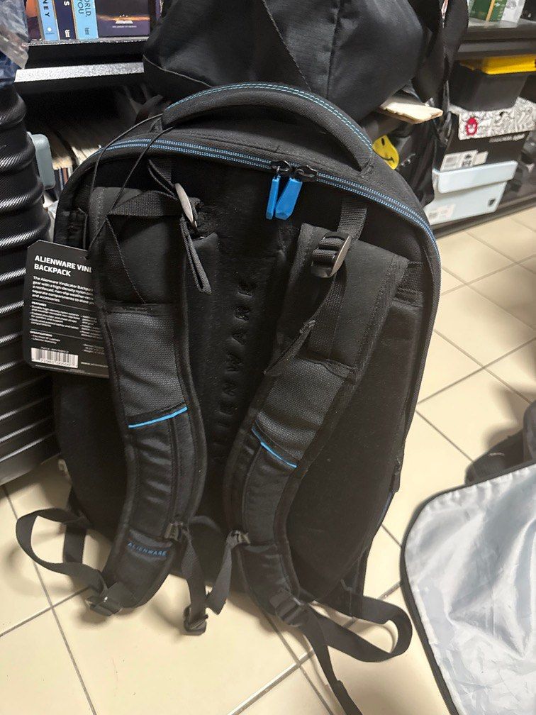Alienware Vindicator Backpack (Category: Backpacks) located in Singapore. Submitted by spiralnova (Listing ID 1405058918, Image 3). Description: Unused Alienware laptop bag. Not for fussy buyer..