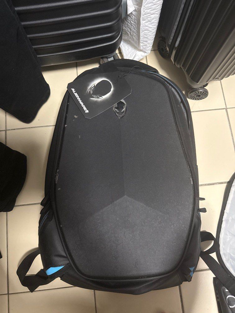 Alienware Vindicator Backpack (Category: Backpacks) located in Singapore. Submitted by spiralnova (Listing ID 1405058918, Image 2). Description: Unused Alienware laptop bag. Not for fussy buyer..