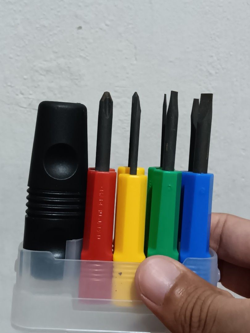 Anex 8-Piece Screwdriver Set Made in Japan (Category: Home Improvement Tools & Accessories) located in Manila. Submitted by roshisneakerhouse (Listing ID 1409726529, Image 1). Description: - Anex 8-piece screwdriver set - Color-coded handles for easy identification - Includes straight handle - Comes in a clear plastic case - Various head types and sizes included (see packaging) Brandnew/Made in Japan Courier:Lalamove/Grab Express/J&T PM lang po.