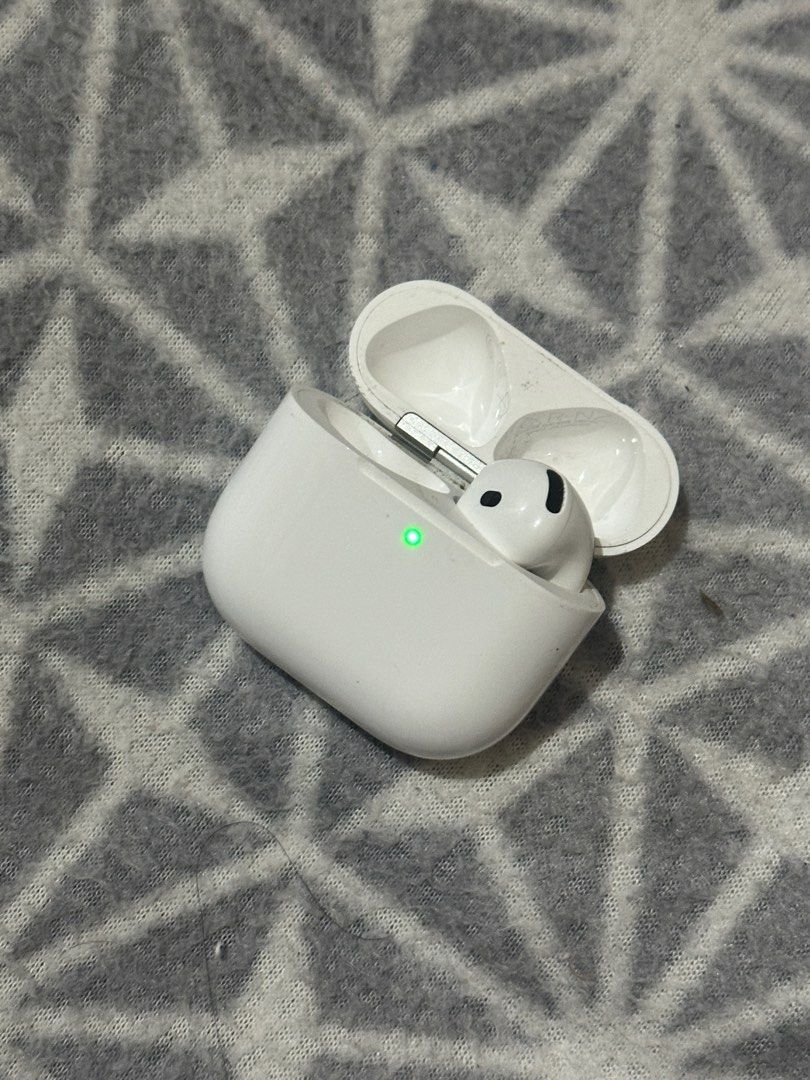 Apple AirPods 4 (Category: Earphones) located in Las Pinas. Submitted by shinnnnnnnn (Listing ID 1409626145, Image 2). Description: -Apple AirPods 4 with charging case Left bud not working properly due to water damage, yes mag isa lang syang nabasa kasi naiwan sa jacket (not covered ng warranty) Original airpods - Lightning port for charging - I just bought this last april 🥹 - original .