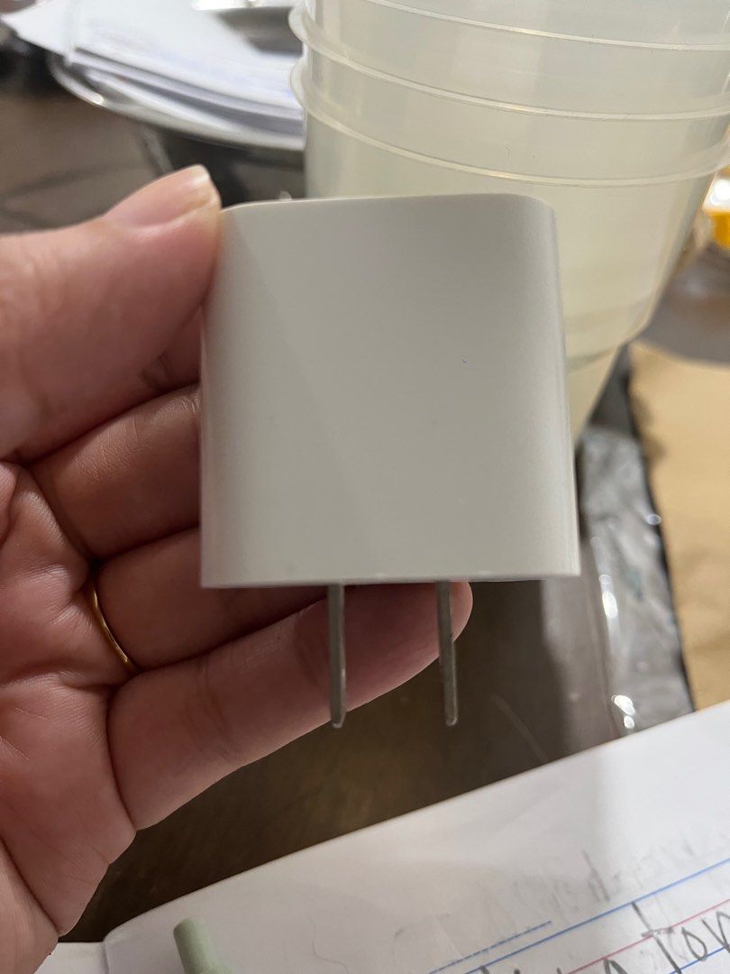 Apple Type C adapter ORIG (Category: Chargers) located in Quezon City. Submitted by everythingonline.ph (Listing ID 1409742742, Image 3). Description: Almost new! Orig orig 100% Loc Tandang sora qc.