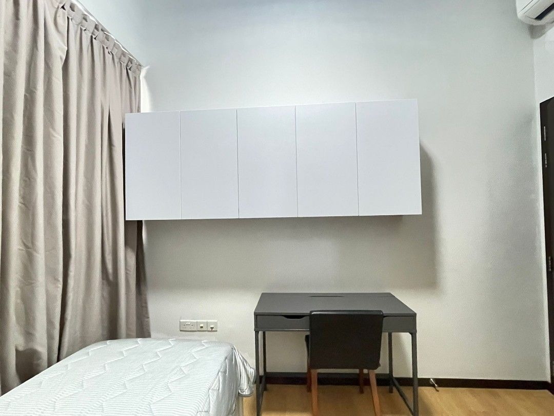 Archipelago (Category: Condos & ECs) located in Singapore. Submitted by dorkrules (Listing ID 1409698293, Image 3). Description: Common Room for Renting. 1. Good for walks and runs around the Reservoir. Full Condo Facilities. Convenient to go to Airport. Changi Busines Park, Changi Hospital. Bedok mall and Tampines Mall. Scenic poolside view with large patio. 2. Includes aircon, WiFi, laundry, weekly cleaning , light cooking. Fully furnished with