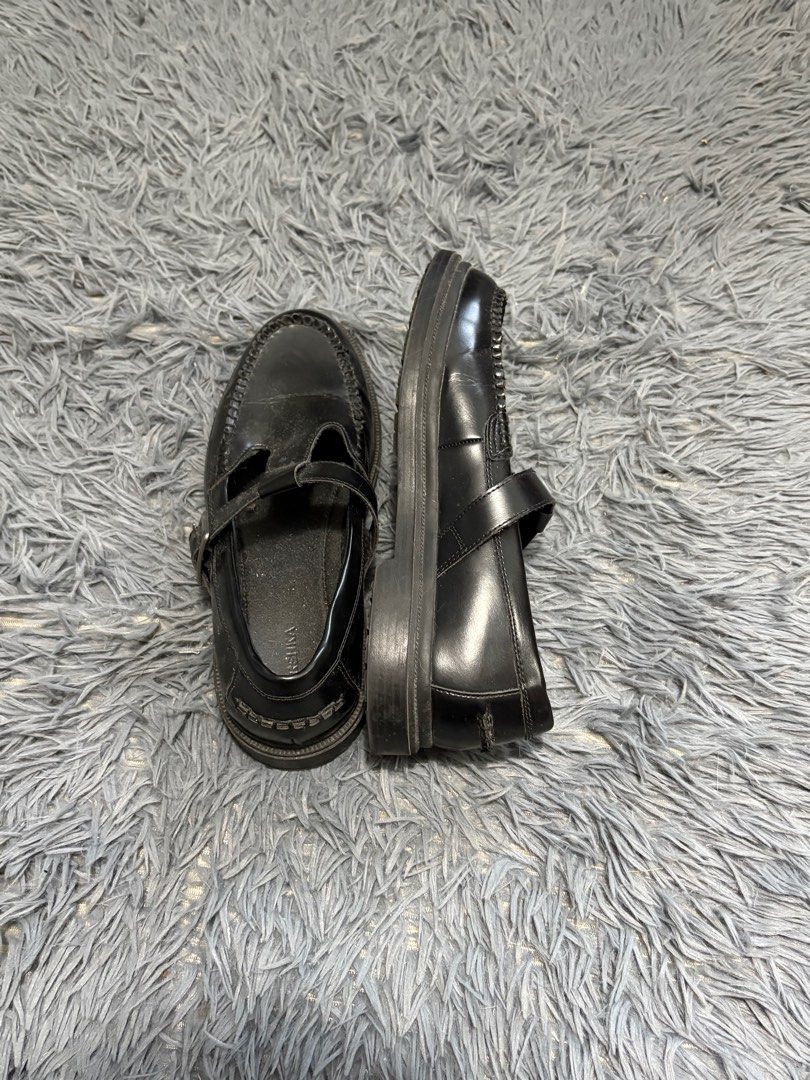 Bershka Mary jane loafers (Category: Casual Shoes) located in Manila. Submitted by ran.r4iny (Listing ID 1409742464, Image 2). Description: 2x used RFS: too big dm nego.