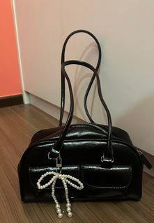 (Category: ) located in . Submitted by cccindyong (Listing ID 1409642422, Image 1). Description: .