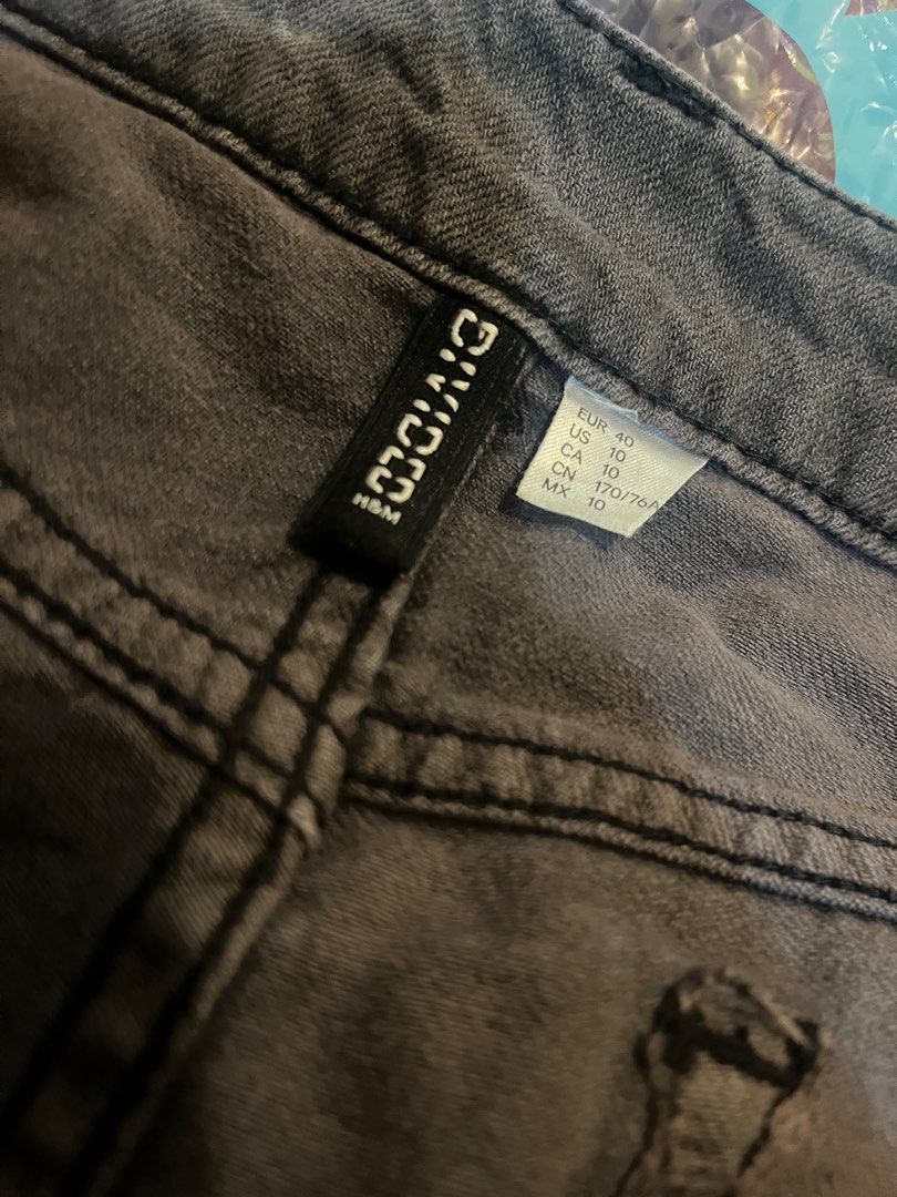 branded black shorts mid waist (Category: Shorts) located in Manila. Submitted by lowluh (Listing ID 1409639323, Image 3). Description: .