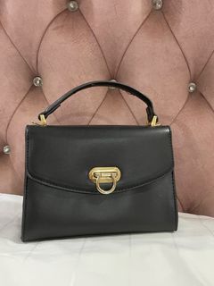 (Category: ) located in . Submitted by urlocalprelovedstore (Listing ID 1409704257, Image 1). Description: .