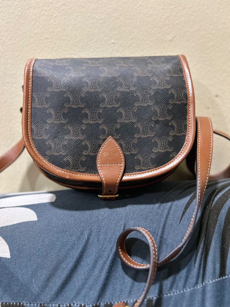 Celine Folco Shoulder Bag (Category: Luxury Bags & Wallets) located in Caloocan City. Submitted by piamariemo11606 (Listing ID 1409777426, Image 1). Description: - Authentic Celine Folco shoulder bag - Iconic Celine print - Brown leather strap and trim - Gold-tone buckle closure - Interior leather tag with code: S-CU-4230 - Made in Italy - Includes certificate of authenticity from Runway.
