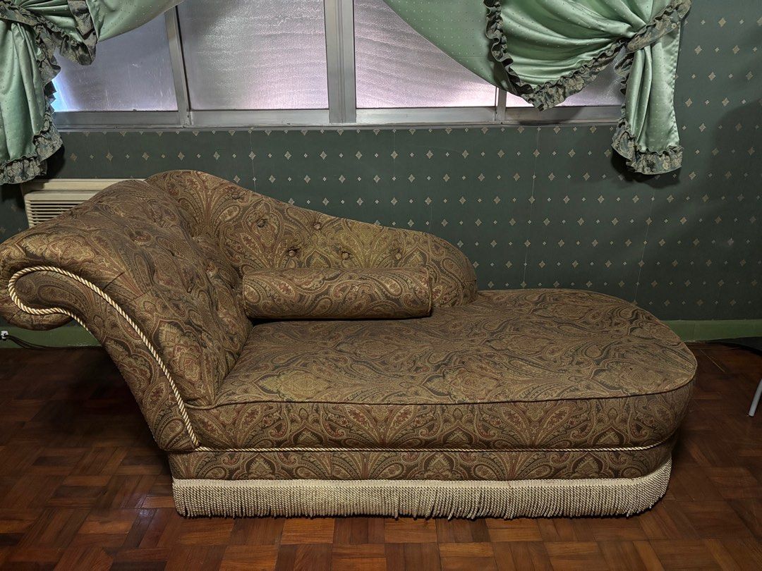 Cleo’s divan (Category: Sofas) located in Manila. Submitted by jann.dy (Listing ID 1409627639, Image 1). Description: Occasional use only. Foam still firm Measurements Seating area 48” depth 26” Overall length 68” Fabric no stain. Bought from mandaue furniture store. Pick up only at QC nr Banaue. .