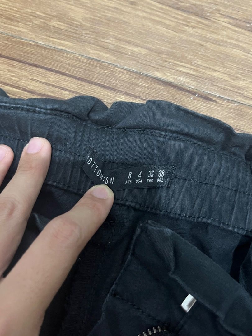 Cotton On Black Pants Size 8 (Category: Jeans) located in Magalang. Submitted by bdclutter (Listing ID 1409688285, Image 2). Description: - Cotton On black pants - Size 8 - High-waisted design - Straight leg cut - Gathered waistband - Zipper and button closure - Sturdy, everyday wear fabric 📍Pampanga RFS: Decluttering.