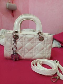 (Category: ) located in . Submitted by aina.s.wardrobe (Listing ID 1409662088, Image 1). Description: .