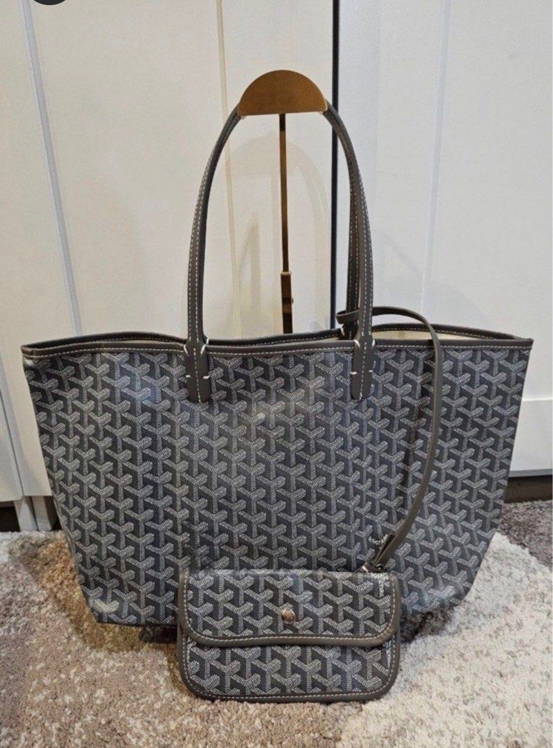 Goyard St. Louis PM (Category: Luxury Bags & Wallets) located in Las Pinas. Submitted by maddie_closet (Listing ID 1409662479, Image 1). Description: Can send more photos .