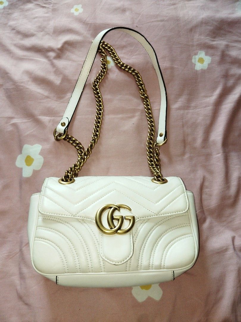 Gucci marmont small bag (Category: Luxury Bags & Wallets) located in Makati City. Submitted by fiercewind.7bf54e (Listing ID 1409667932, Image 1). Description: leather coded gold hardware with black tag.