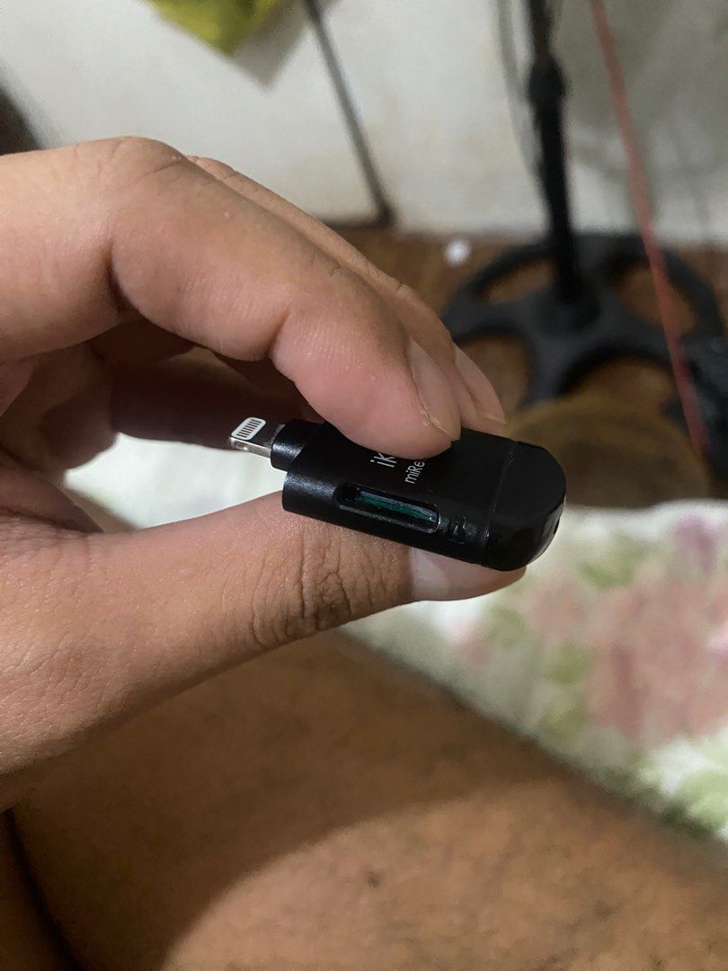 iKlips miReader 4K Lightning Card Reader (Category: Memory & SD Cards) located in Manila. Submitted by tabbel (Listing ID 1409635160, Image 3). Description: - iKlips miReader 4K - Lightning connector for iOS devices - microSD card slot - USB port - Black color - Good working condition Para sa mga gustong gumamit ng micro sd sa iphone No issues.