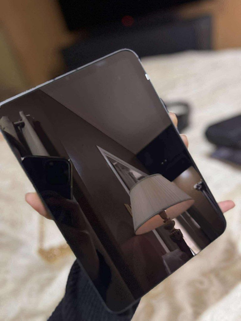 iPad mini 6 (Category: iPad) located in Manila. Submitted by jemsont (Listing ID 1409727892, Image 3). Description: FOR SALE: iPad Mini 6 (256GB WiFi) Complete Box & Original Charger ✅ 256GB storage ✅ WiFi model ✅ Type-C charger included ✅ Free Matte Screen protector ✅ Free Protective Cover.