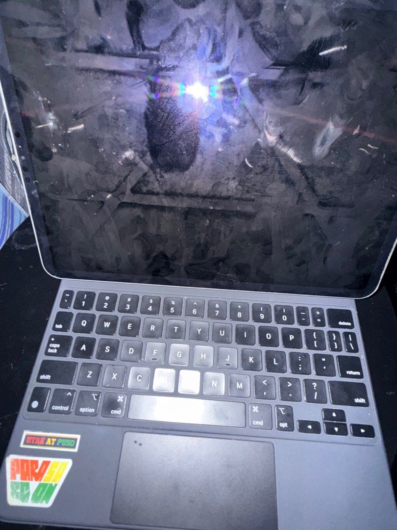 Ipad Pro M2 (2022) Wifi Only (Category: iPad) located in Manila. Submitted by vinceethan87204 (Listing ID 1409767466, Image 2). Description: Honest issue(s) Has minor dents and dust-like lcd burns Comes with: Apple Magic Keyboard Apple Pencil (2nd Generation) + 4k Reason for selling: Hoping to upgrade :).