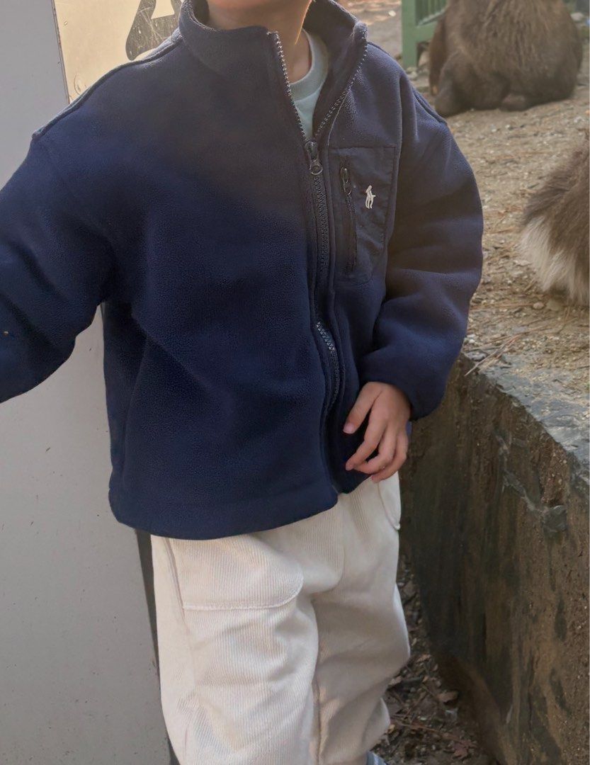 Jacket winter (Category: Babies & Kids Fashion) located in Singapore. Submitted by wenchan28 (Listing ID 1409677084, Image 3). Description: Fit well for my 5 yo (100cm height). Wear one time in japan ( just back mid dec). .
