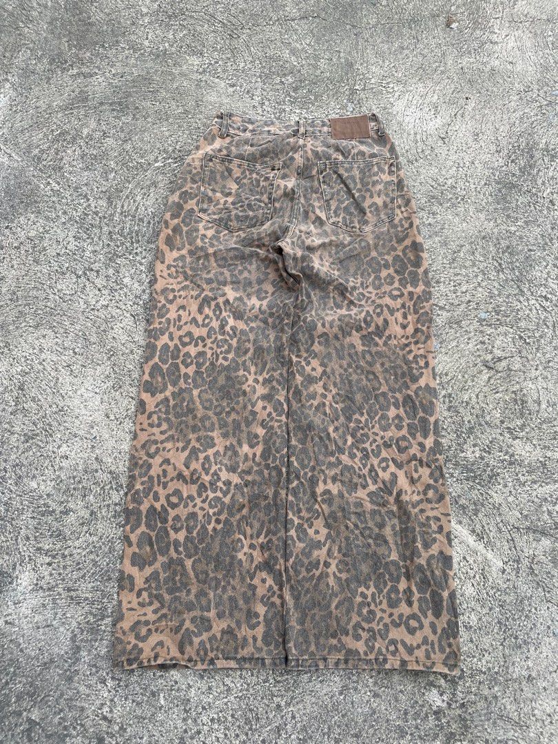 leopard baggy pants (Category: Jeans) located in Manila. Submitted by heironjay140351 (Listing ID 1409765247, Image 2). Description: LEOPARD BAGGY PANTS WAIST - 30 LENGHT - 42 LEG THIGH - 13 LEG OPEN - 11 NO ISSUE 350.