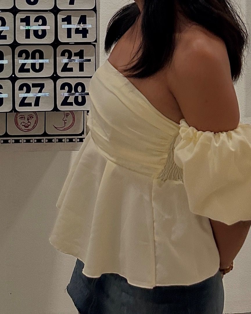 Off-Shoulder Puff Sleeve Top (Category: Dresses) located in Makati City. Submitted by irodri (Listing ID 1409777771, Image 2). Description: - Rfs: Decluttering - cream color .