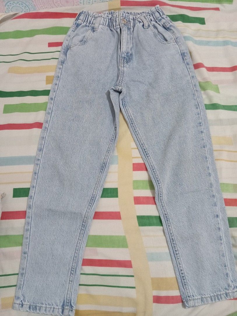 Original MANGO Paperbag Jeans for Kids (Category: Babies & Kids Fashion) located in San Juan City. Submitted by kdlshoppeph (Listing ID 1409639615, Image 1). Description: - Original MANGO light wash jeans - Paperbag jeans - Button closure - Two front pockets - Relaxed fit, straight leg - Size: 134 cm - Made in Pakistan.