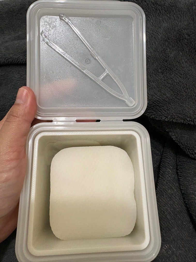 ORIGINAL Mediheal Phyto-Enzyme Peeling Pad (Category: Face Care) located in Rizal. Submitted by un_clutter (Listing ID 1409761532, Image 3). Description: - Mediheal Phyto-Enzyme Peeling Pad for daily use. - Addresses skin issues caused by environment and stress. - Convenient pad format for busy lifestyles. - Contains almost full pads. - 200ml solution. -RFS: not meant for my skin type. -Price still negotiable.