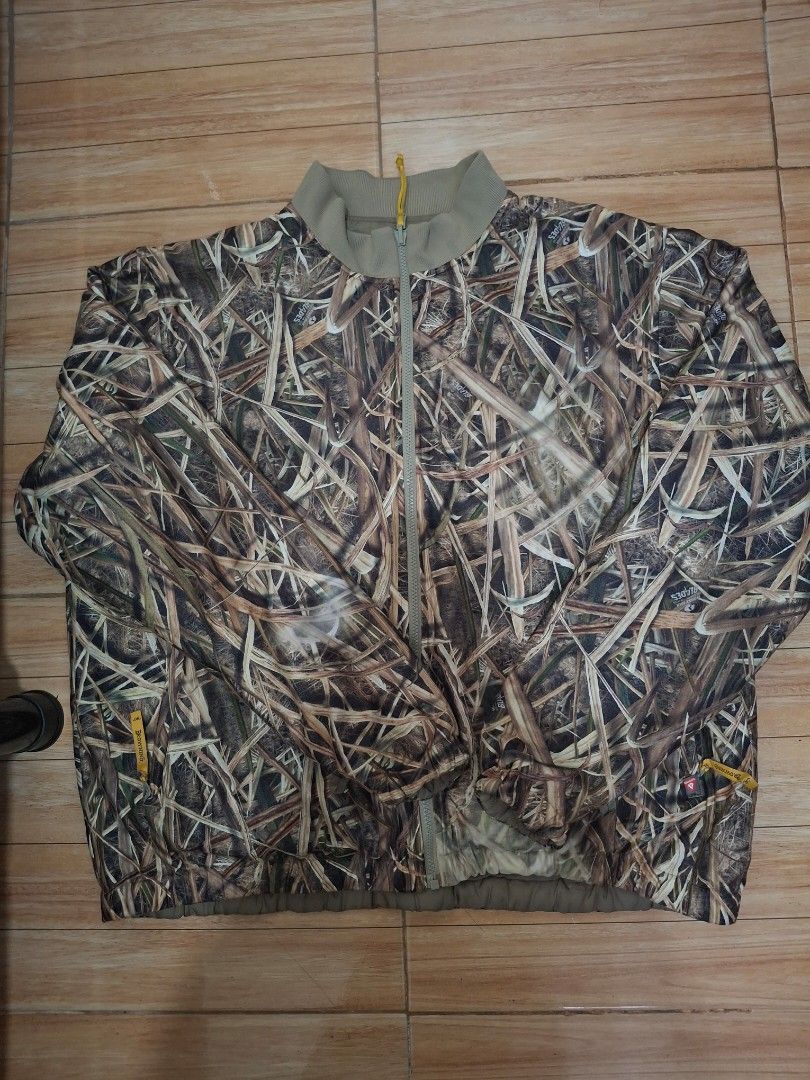 Realtree Puffer Jacket Browning (Category: Activewear) located in Manila. Submitted by thrifttowitzki (Listing ID 1409435480, Image 1). Description: 25.5 x 27 (relaxed) -puffer -authenthic.
