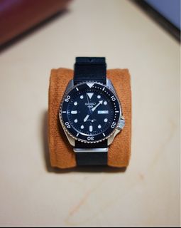 (Category: ) located in . Submitted by notanotherwatch (Listing ID 1409621369, Image 1). Description: .