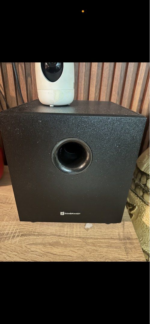 Sembrandt Subwoofer (Category: Soundbars, Speakers & Amplifiers) located in Manila. Submitted by ellapii (Listing ID 1409786337, Image 1). Description: - Black Sembrandt subwoofer .