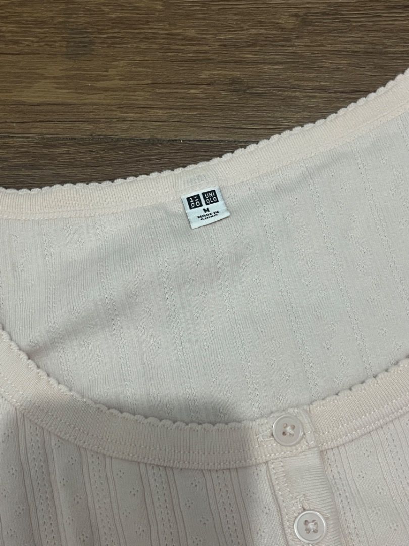 Uniqlo Ribbed Top - Medium (Category: Shirts) located in Magalang. Submitted by bdclutter (Listing ID 1409690730, Image 2). Description: - Uniqlo Ribbed Top - Light Pink Color - Size: Medium 📍Pampanga RFS: Decluttering.