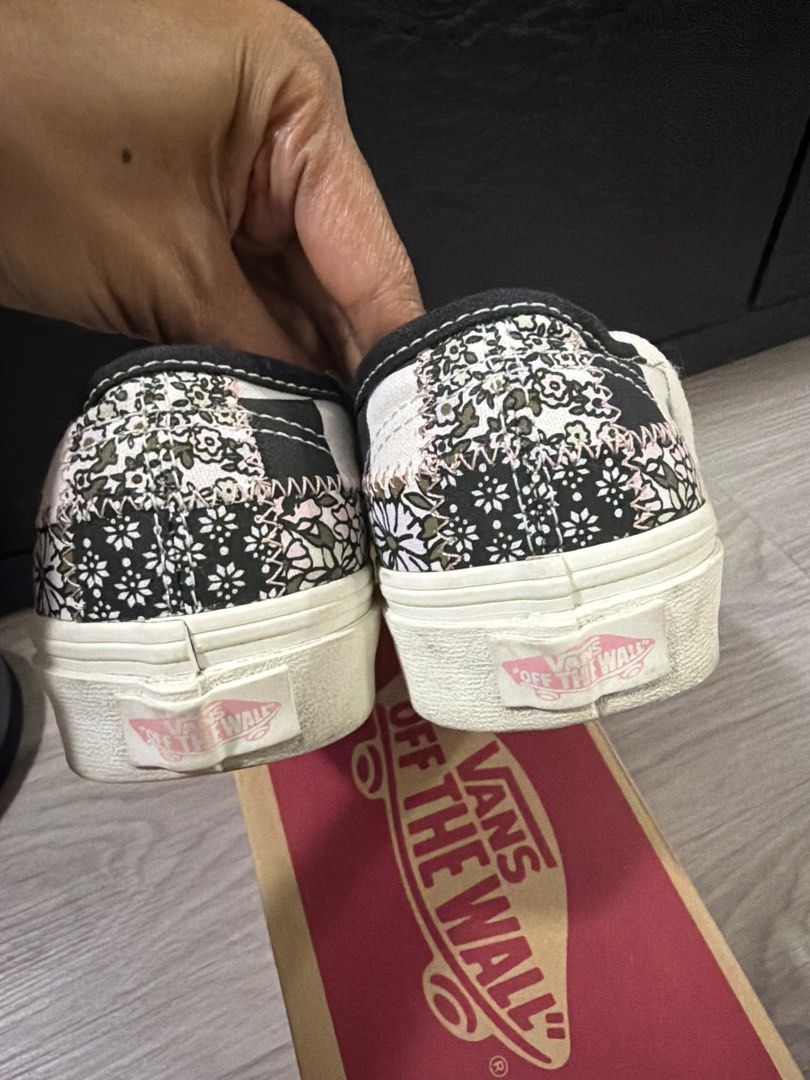 Vans patchwork (Category: Sneakers) located in Singapore. Submitted by stashcloset (Listing ID 1409735801, Image 4). Description: Lightly used vans patchwork .