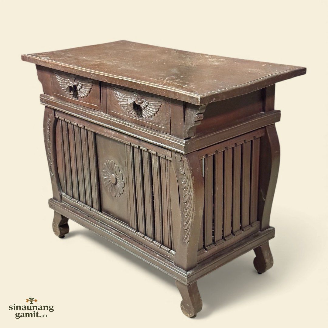 Vintage Altar Table with Eagle Motif (Category: Tables & Sets) located in Manila. Submitted by sinaunang_gamit (Listing ID 1409753024, Image 2). Description: Vintage Altar Table with Eagle Motif Length: 32 in Height: 19.5 in Width: 16 in 8k.