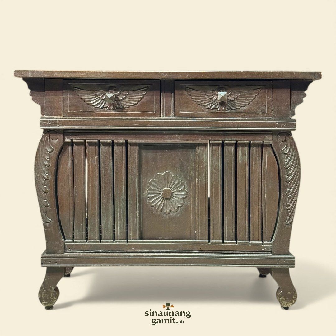 Vintage Altar Table with Eagle Motif (Category: Tables & Sets) located in Manila. Submitted by sinaunang_gamit (Listing ID 1409753024, Image 1). Description: Vintage Altar Table with Eagle Motif Length: 32 in Height: 19.5 in Width: 16 in 8k.