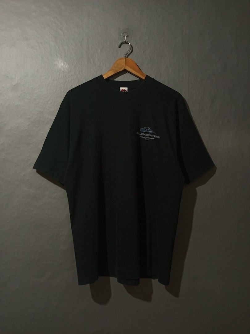 Vintage Quiksilver Surfboard Co Tee (Category: Tshirts & Polo Shirts ) located in Libmanan. Submitted by dionela21 (Listing ID 1409636537, Image 1). Description: Vintage Quiksilver Tee 20.5" x 28.5" Medium Fittings Excellent Condition Beefy Neckline No Issue 🏷️1500 Location: CAMARINES SUR, LUZON 📌.