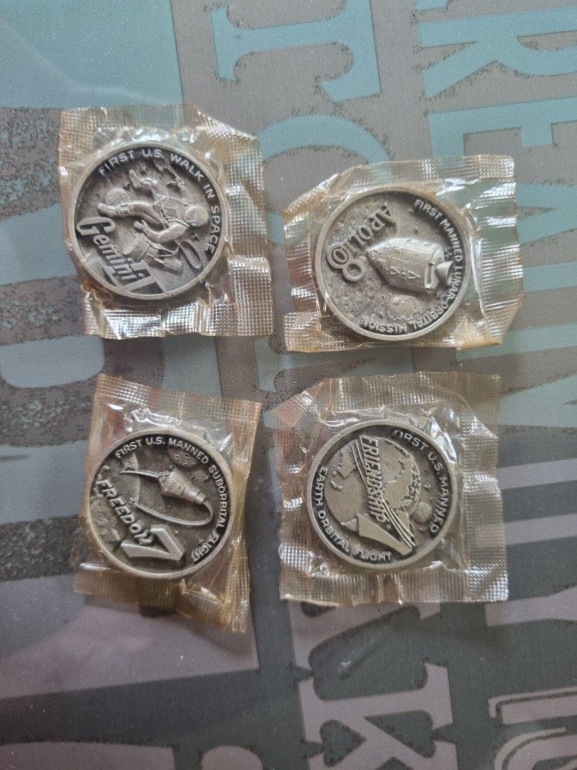 Vintage Space Mission Commemorative Coins (Category: Currency) located in General Trias. Submitted by vcd1707 (Listing ID 1409626835, Image 1). Description: Gemini Apollo 8 Friendship 7 Freedom 7 NASA space mission antique collectors item 1 set for 5k negotiable.