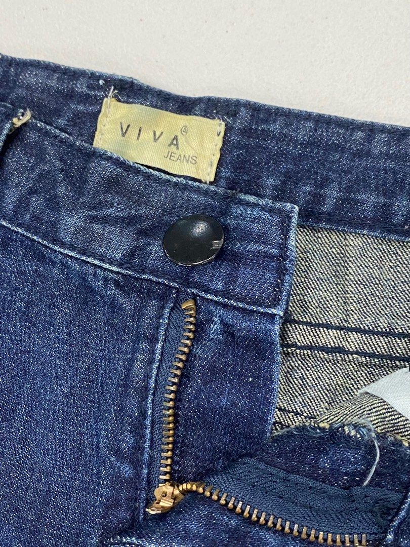 Viva Jeans Denim Skirt (Category: Skirts) located in Bacolod City. Submitted by aa1605 (Listing ID 1409625829, Image 2). Description: - Viva Jeans denim mini skirt - Faded wash - 24CM .
