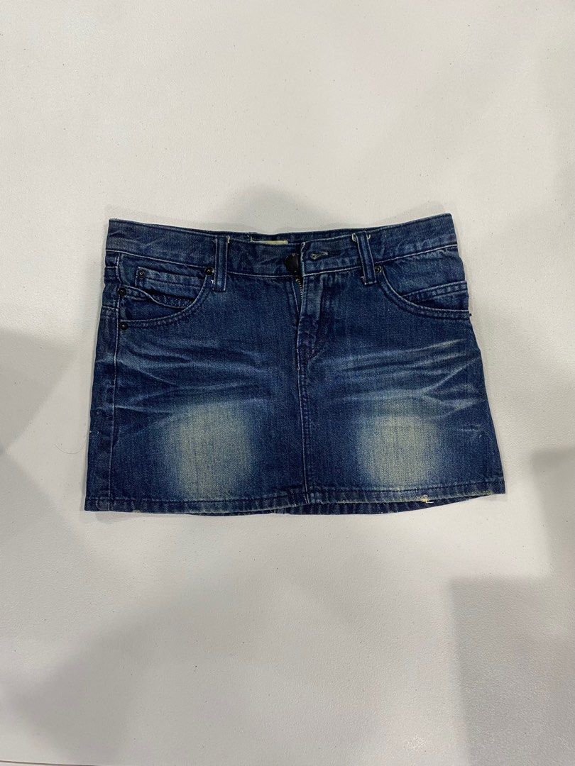 Viva Jeans Denim Skirt (Category: Skirts) located in Bacolod City. Submitted by aa1605 (Listing ID 1409625829, Image 1). Description: - Viva Jeans denim mini skirt - Faded wash - 24CM .