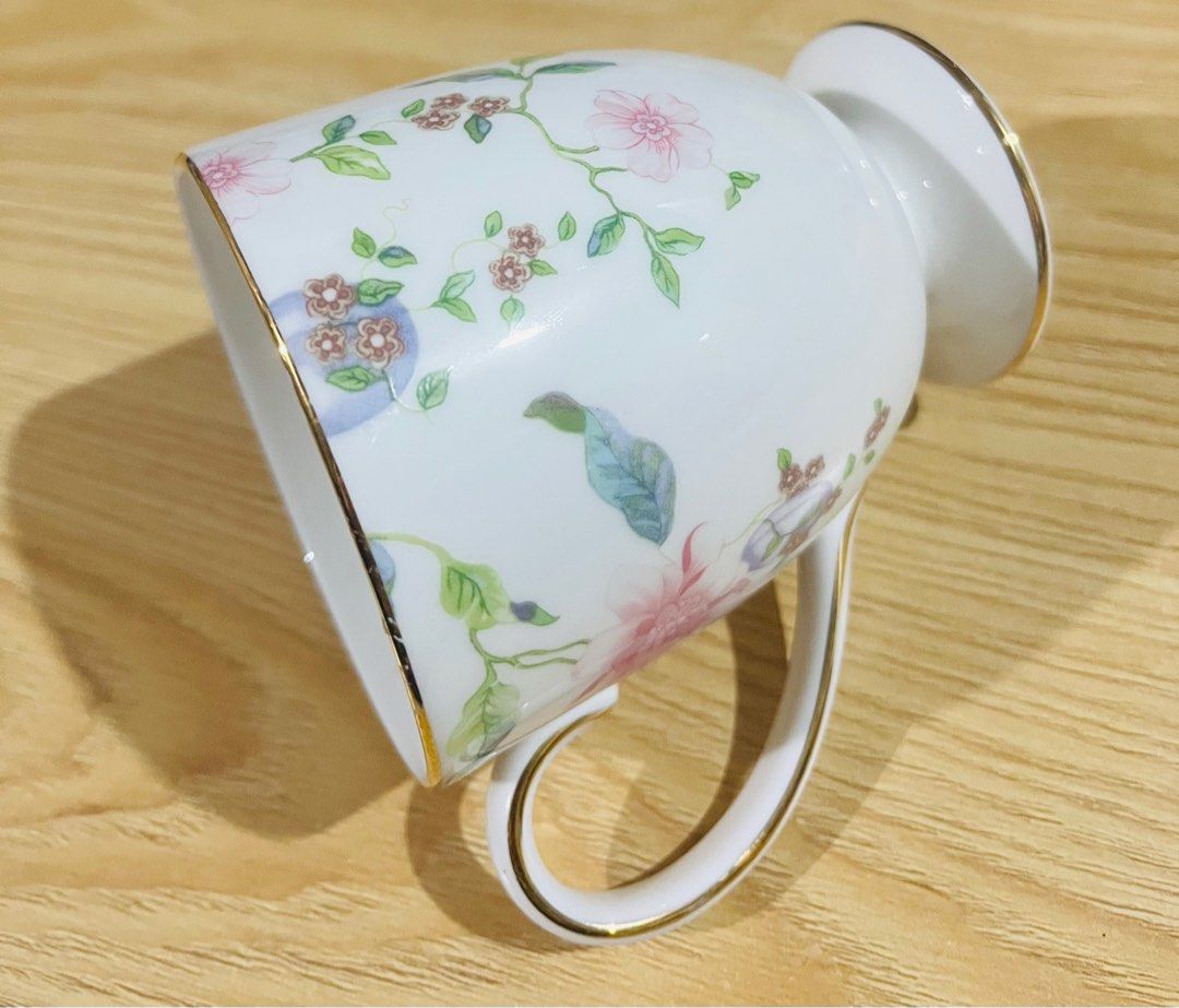 Wedgwood footed mug (Category: Coffee & Tea Tableware) located in Pasig City. Submitted by happydolphin-b943 (Listing ID 1409641002, Image 2). Description: Wedgwood footed mug *unnoticeable rub only, still vgc.