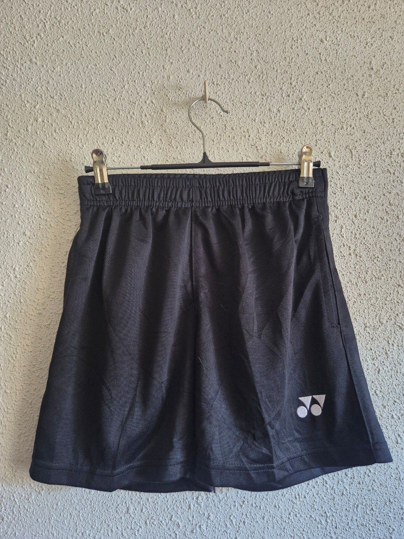 Yonex Shorts (S) (Category: Activewear) located in Manila. Submitted by belovedbyjess (Listing ID 1409765424, Image 2). Description: - Yonex black shorts - Size: S (waist 24-30) - Features: Elastic waistband, Yonex logo - Condition: Good - Perfect for sports or casual wear.