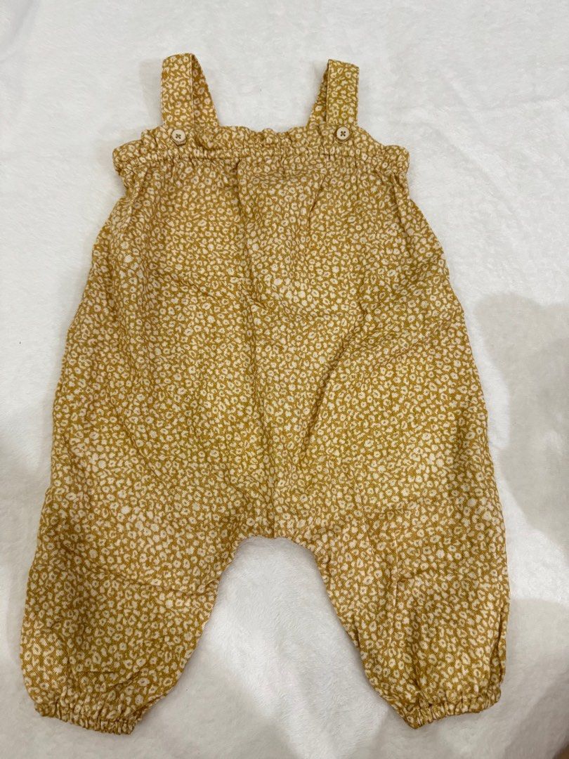 Zara Baby Clothes (3-6m) (Category: Babies & Kids Fashion) located in Taguig. Submitted by fp_declutters (Listing ID 1409709367, Image 2). Description: All were used once or twice 1. Floral Romper - P300 2. Yellow Romper - P300 SOLD 3. Polka Onesie - P250 SOLD 4. Heart onesie - 250 5. Floral Embroided Dress - P450 SOLD 6. Floral Dress - P400 SOLD .