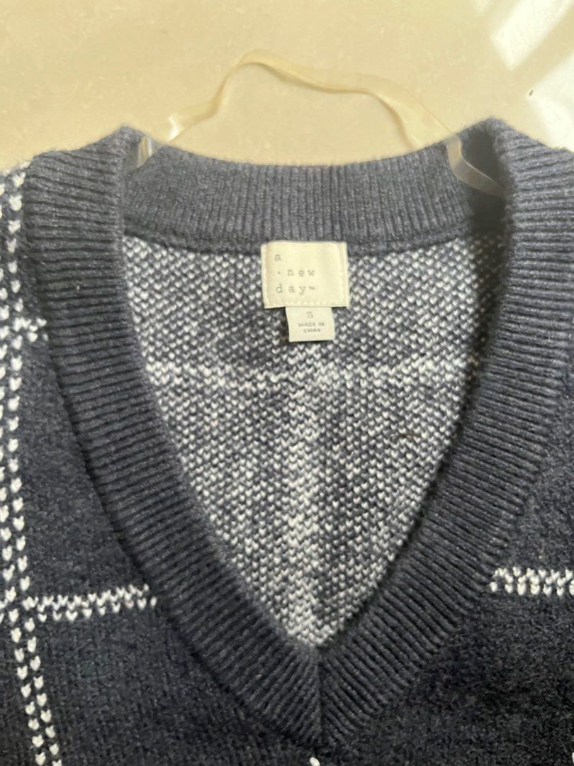 A New Day Plaid Vest - Size S (Category: Vests) located in Quezon City. Submitted by thirdy1 (Listing ID 1409815651, Image 3). Description: - A New Day vest - Dark grey plaid pattern - Size: Small - V-neck design - Made in China - Great for layering - A versatile wardrobe piece.