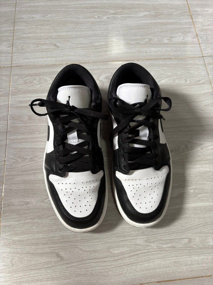 Air Jordan 1 Low Black White (Category: Sneakers) located in Cagayan de Oro. Submitted by sexycookie (Listing ID 1409946683, Image 1). Description: - Air Jordan 1 Low - Black and white colorway - US Size: 7.5 - UK Size: 5 - EUR Size: 38.5 - CM: 24.5 Used Twice Only! - Made in Vietnam.