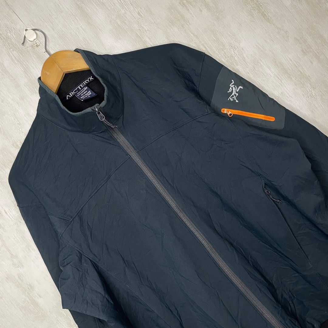 Arc'teryx Epsilon SR Soft Shell Jacket (Category: Activewear) located in Marikina City. Submitted by aalibabyy (Listing ID 1409865775, Image 3). Description: Arc'teryx Epsilon SR Soft Shell Jacket Size: Large Length: 29" inches Width: 24" inches Shoulder: 21" inches Sleeve: 24" inches Excellent Condition No Issue .